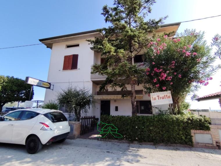 Fano - zona baia metauro - locale commerciale ristorante in vendita