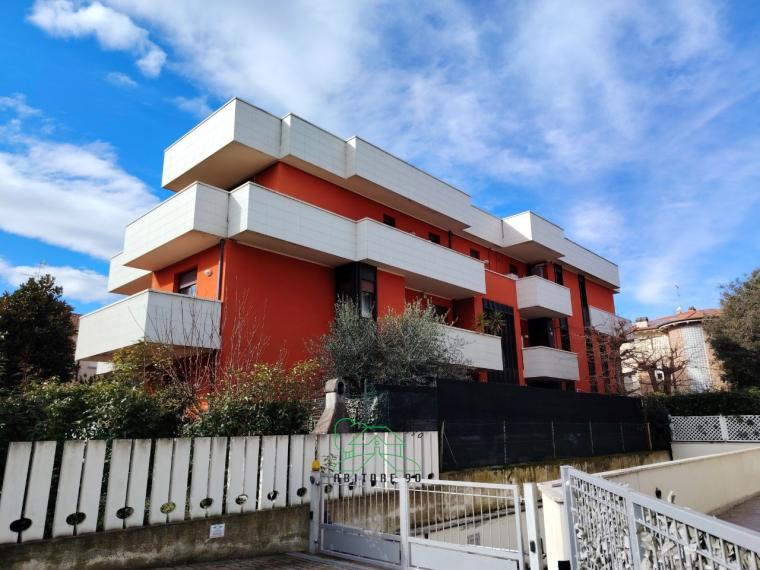 Fano - zona passeggi - appartamento in vendita