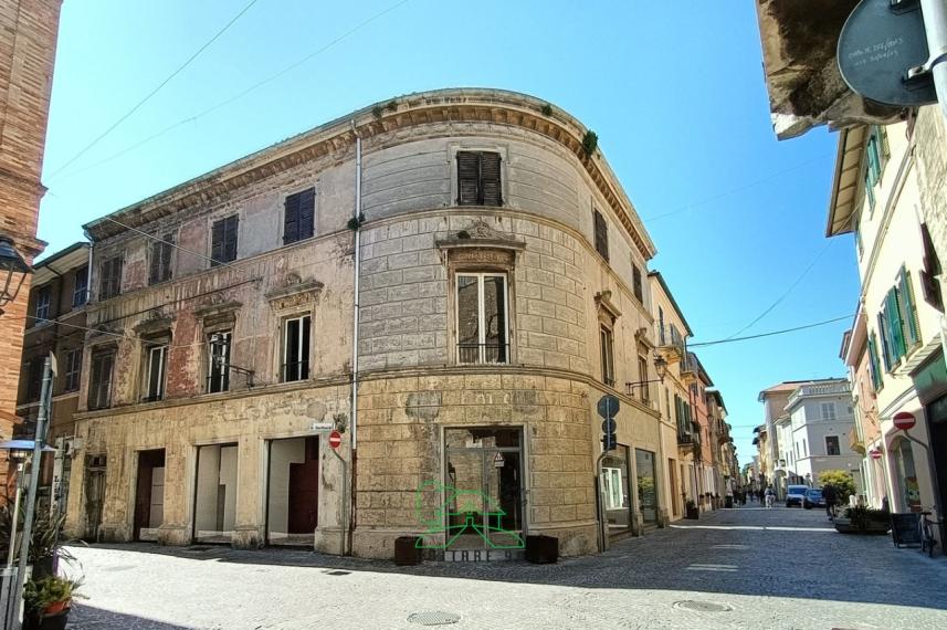 ESTERNO (2)