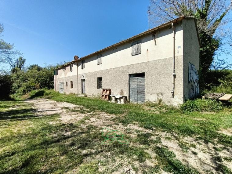 Fano - zona san biagio - rustico casolare cascina in vendita