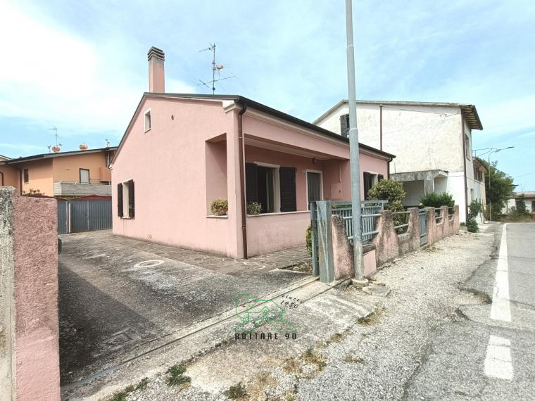 Fano - zona caminate - unifamiliare casa singola in vendita