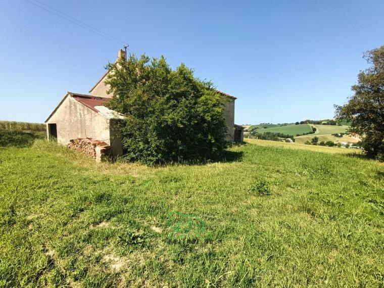 Fano - zona caminate - rustico casolare cascina in vendita