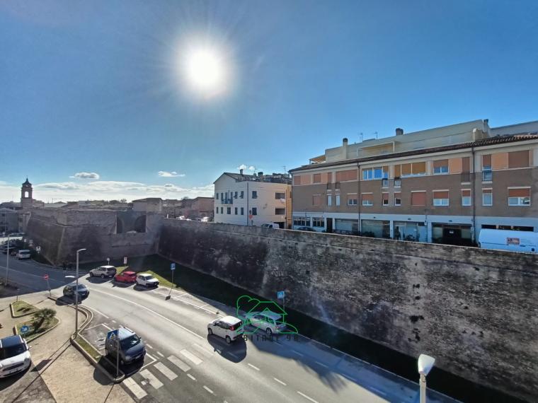 Fano - zona centro - appartamento in vendita