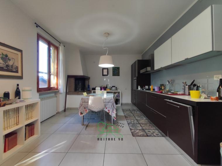 Fano - zona roncosambaccio - unifamiliare villa in vendita
