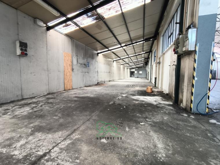 Pesaro - zona tombaccia - laboratorio in vendita