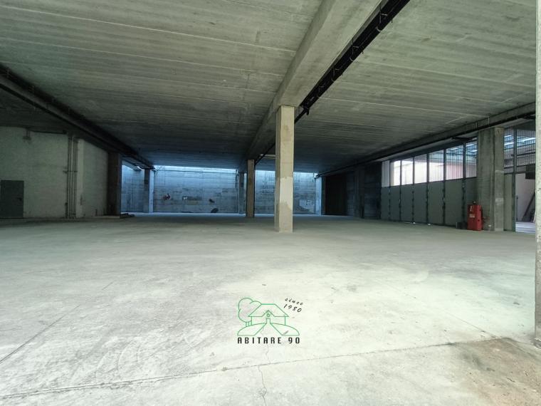 Fano - zona caminate - magazzino in vendita