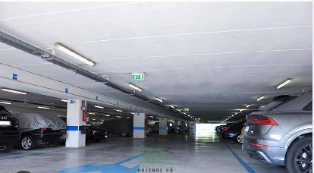 Fano - zona centro - garage box auto posto auto in locazione
