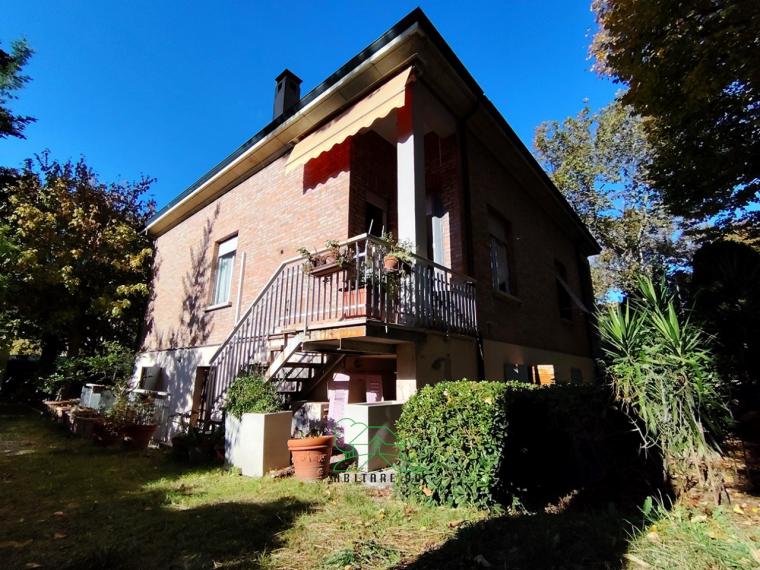 Fano - zona passeggi - unifamiliare villa in vendita