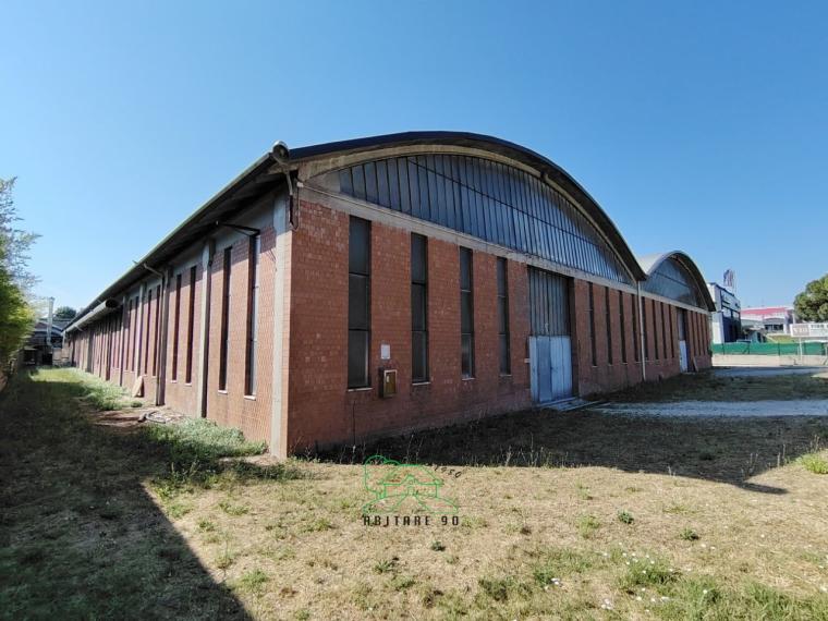 Fano - zona rosciano - palazzo commerciale in vendita