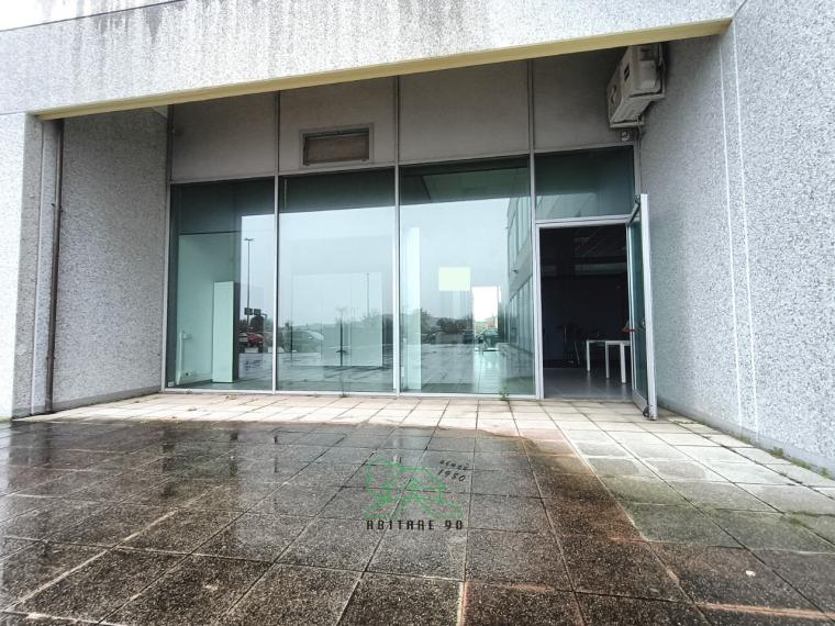 Fano - zona bellocchi - locale commerciale negozio in locazione
