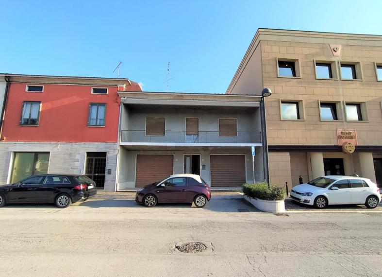 Terre roveresche - locale commerciale negozio in vendita
