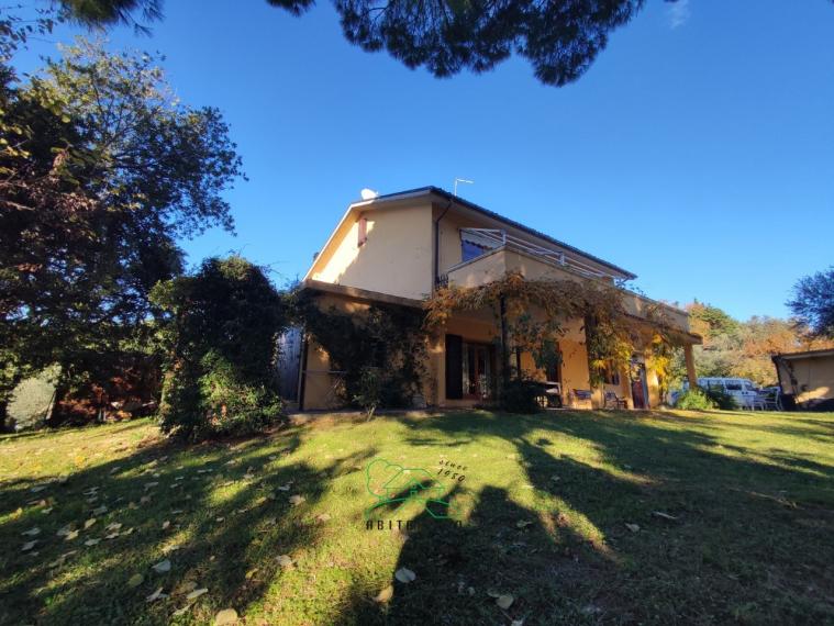 Fano - zona roncosambaccio - unifamiliare villa in vendita