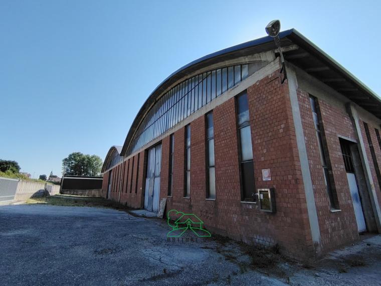 Fano - zona rosciano - capannone in vendita