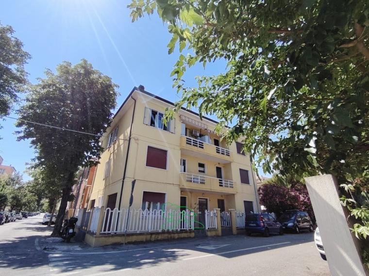 Pesaro - zona loreto - appartamento in vendita