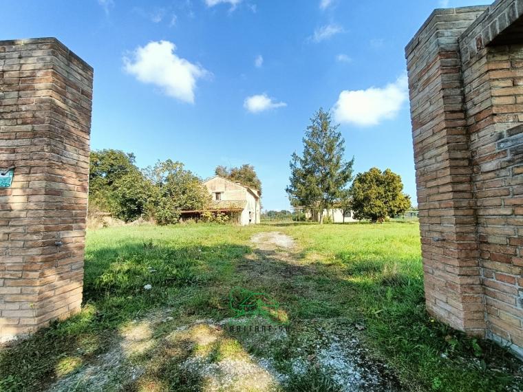 Fano - zona bellocchi - unifamiliare semindipendente in vendita