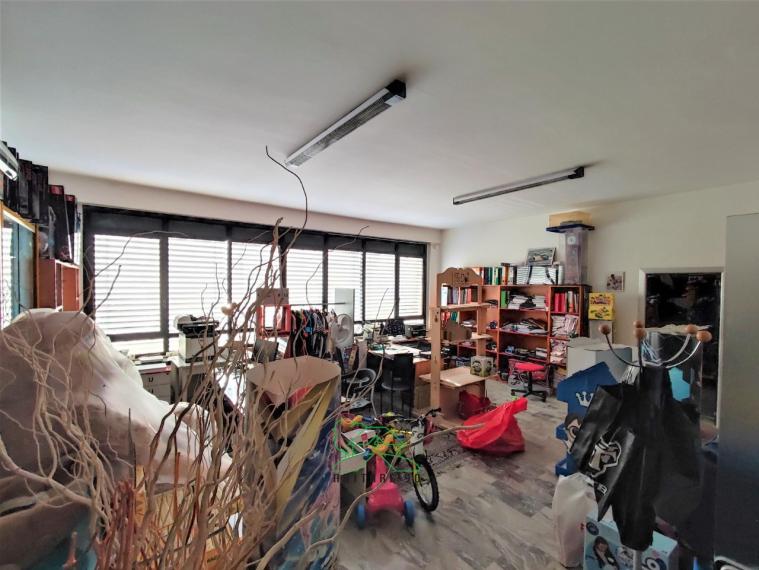 Fano - zona zuccherificio - locale commerciale negozio in vendita