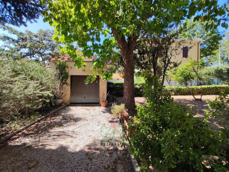 Fano - zona passeggi - unifamiliare villa in vendita