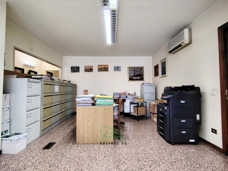 Pesaro - zona centro - ufficio in locazione
