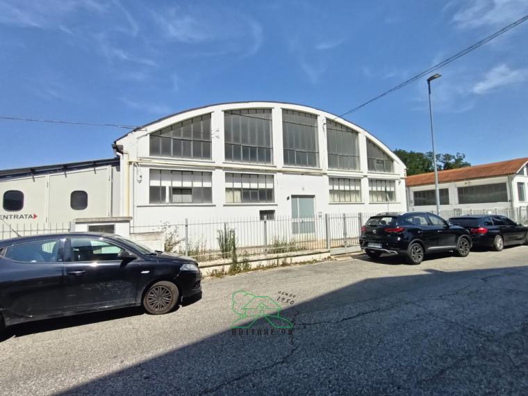 Pesaro - zona tombaccia - laboratorio in vendita