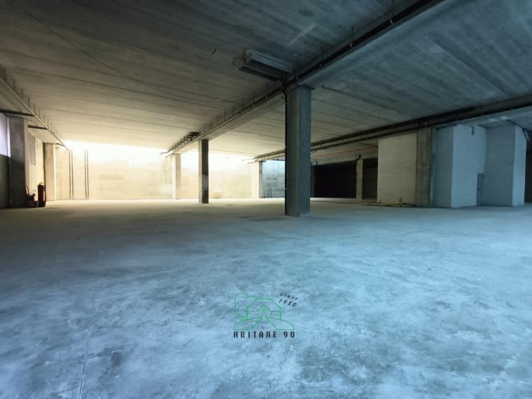 Fano - zona bellocchi - magazzino in vendita