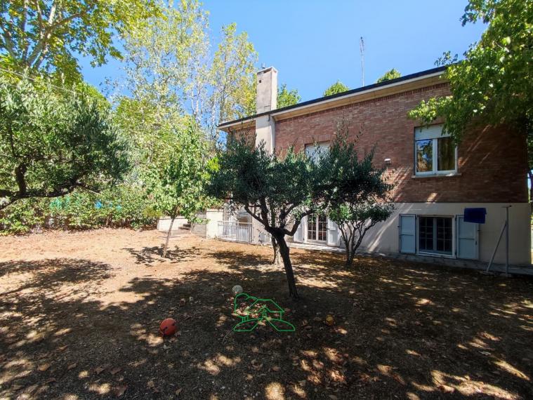 Fano - zona passeggi - unifamiliare villa in vendita