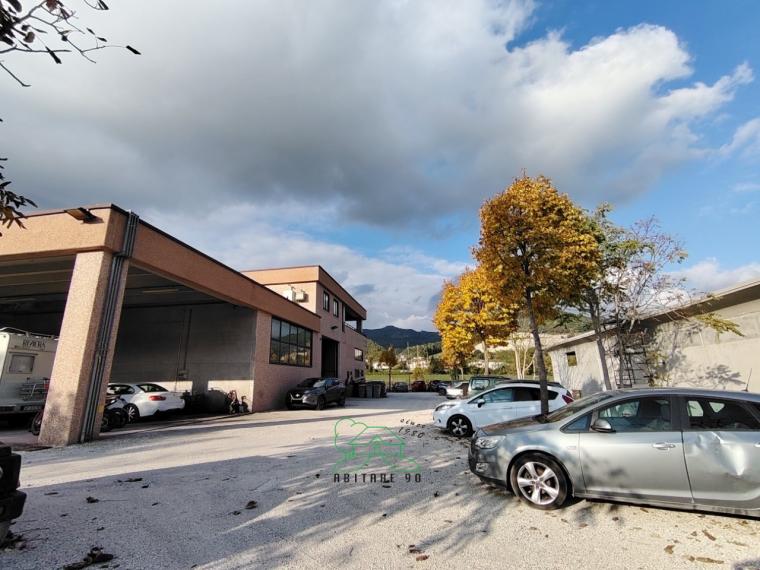 Urbino - capannone in vendita