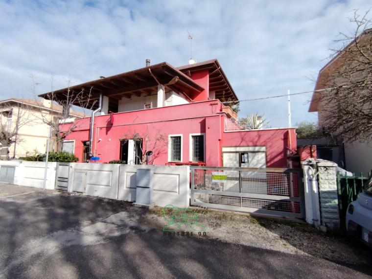 Fano - zona stadio-san lazzaro - laboratorio in locazione