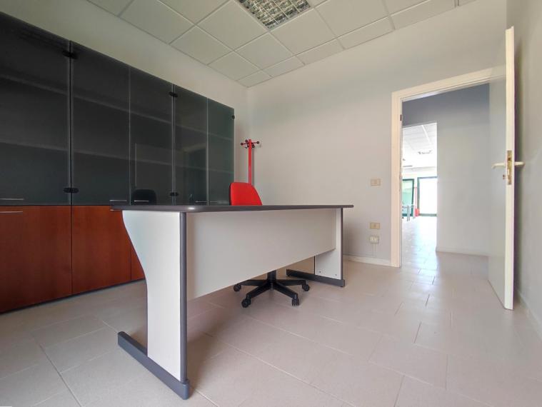 Fano - zona metaurilia - ufficio in locazione
