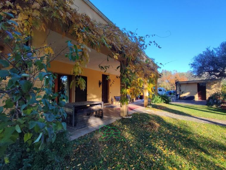 Fano - zona roncosambaccio - unifamiliare villa in vendita