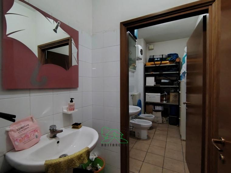 Fano - zona zuccherificio - capannone in vendita