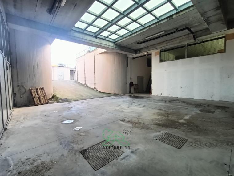 Fano - zona bellocchi - magazzino in vendita