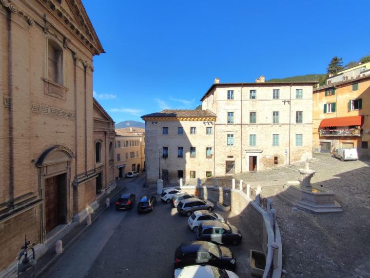 Fossombrone - zona centro storico - appartamento in vendita