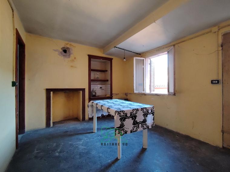 Fossombrone - zona centro storico - appartamento in vendita