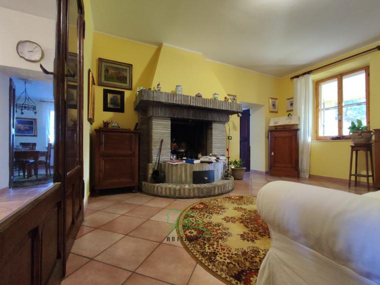 Fano - zona roncosambaccio - unifamiliare villa in vendita