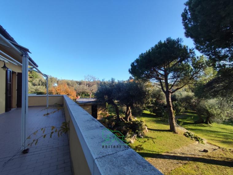 Fano - zona roncosambaccio - unifamiliare villa in vendita
