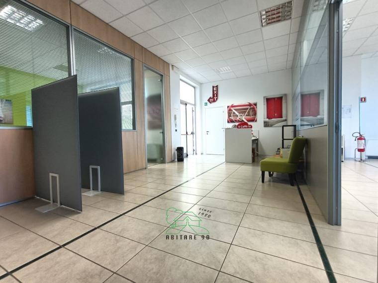 Fano - zona bellocchi - ufficio in locazione