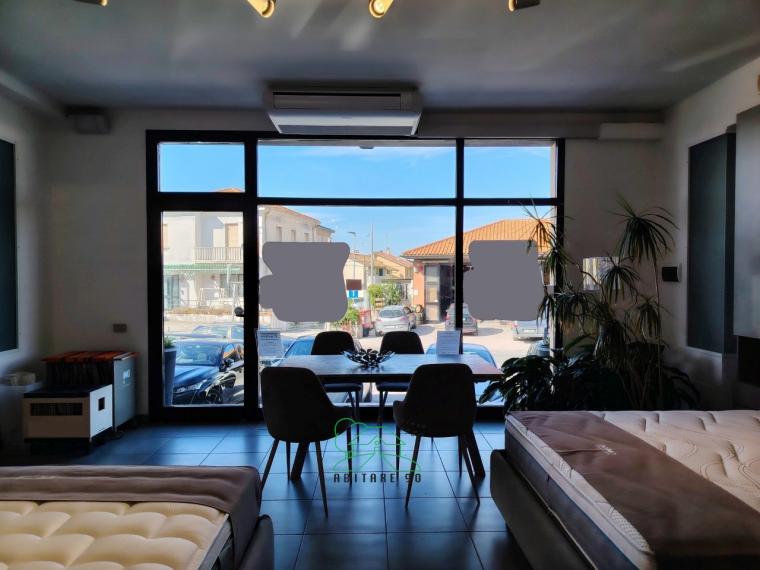 Fano - zona gimarra - locale commerciale negozio in locazione
