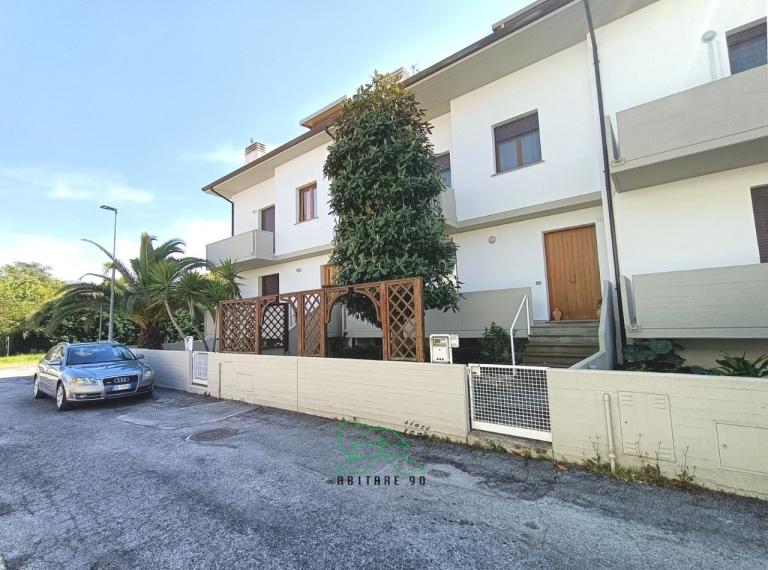 Fano - zona bellocchi - schiera centrale in vendita
