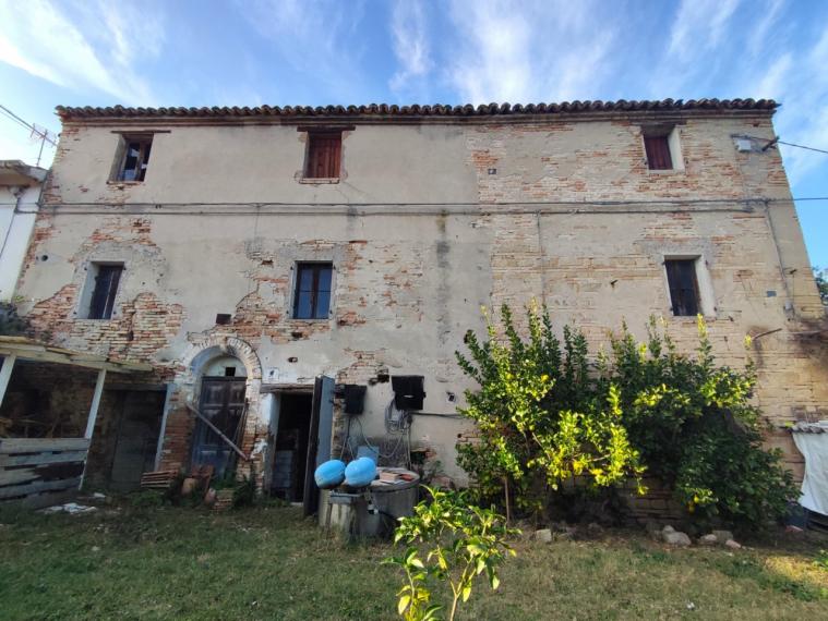 Fano - zona bellocchi - rustico casolare cascina in vendita