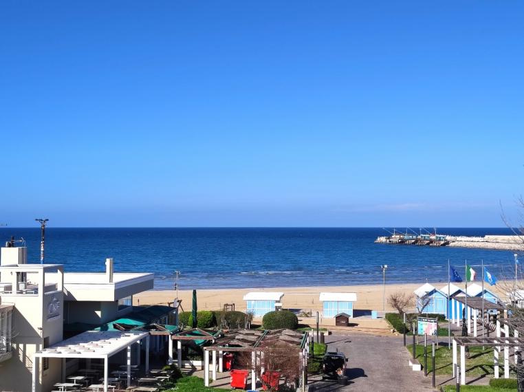 Fano - zona lido - schiera centrale in vendita