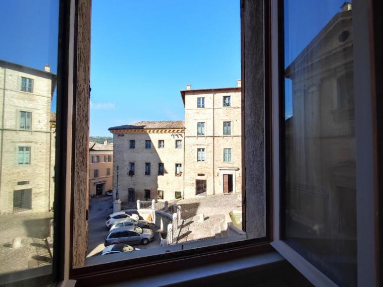 Fossombrone - zona centro storico - appartamento in vendita