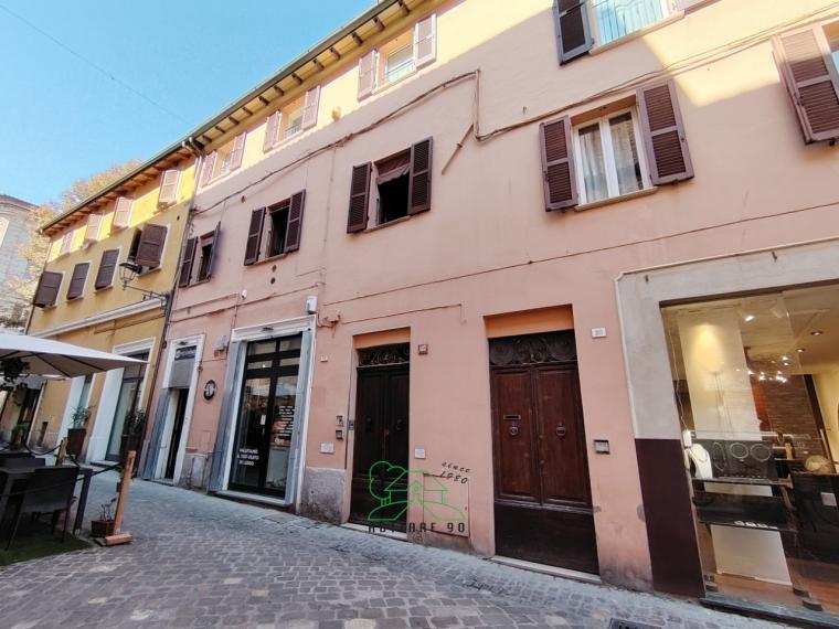 Fano - zona centro - appartamento in vendita