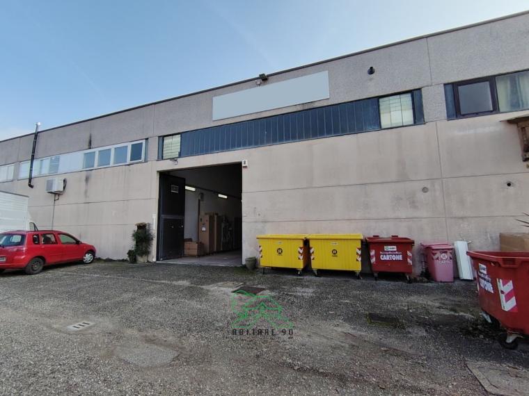 Fano - zona zuccherificio - capannone in vendita