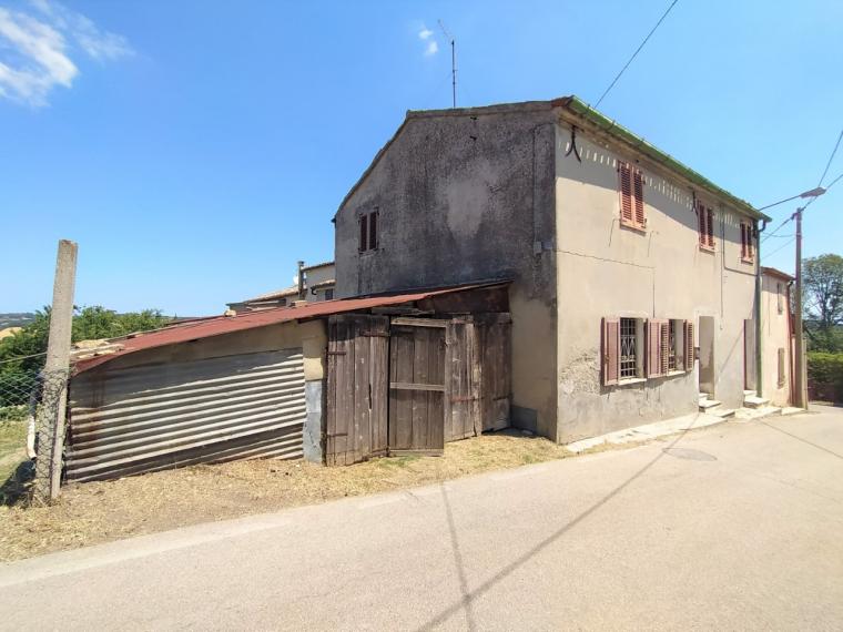 Fano - zona carignano - unifamiliare semindipendente in vendita