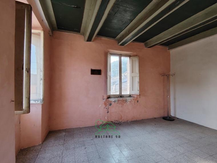 Fossombrone - zona centro storico - appartamento in vendita