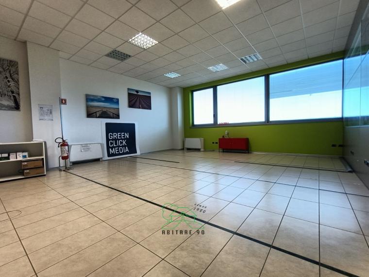 Fano - zona bellocchi - ufficio in locazione