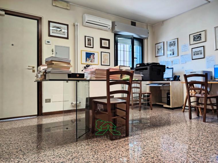 Pesaro - zona centro - ufficio in locazione