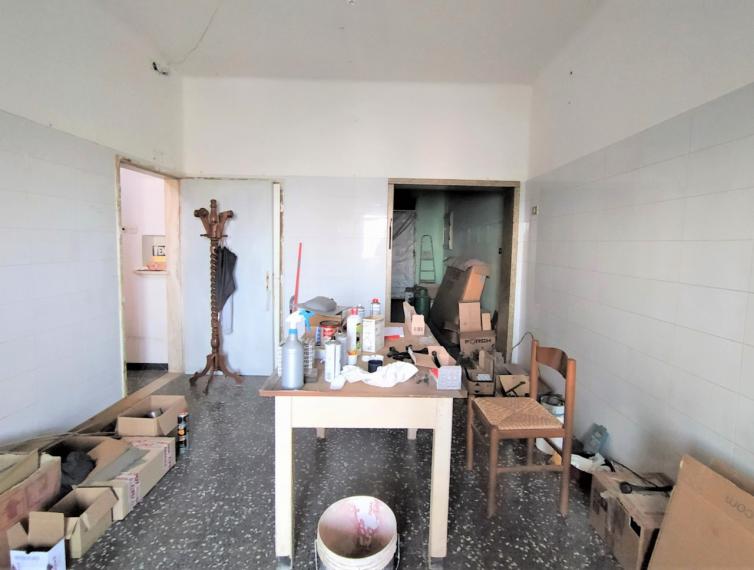 Terre roveresche - locale commerciale negozio in vendita