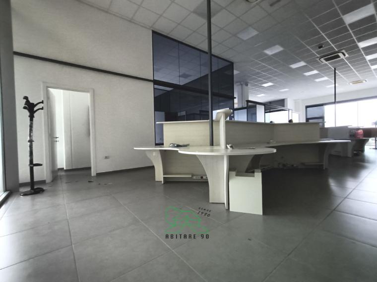 Fano - zona bellocchi - locale commerciale negozio in locazione