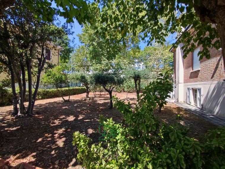Fano - zona passeggi - unifamiliare villa in vendita
